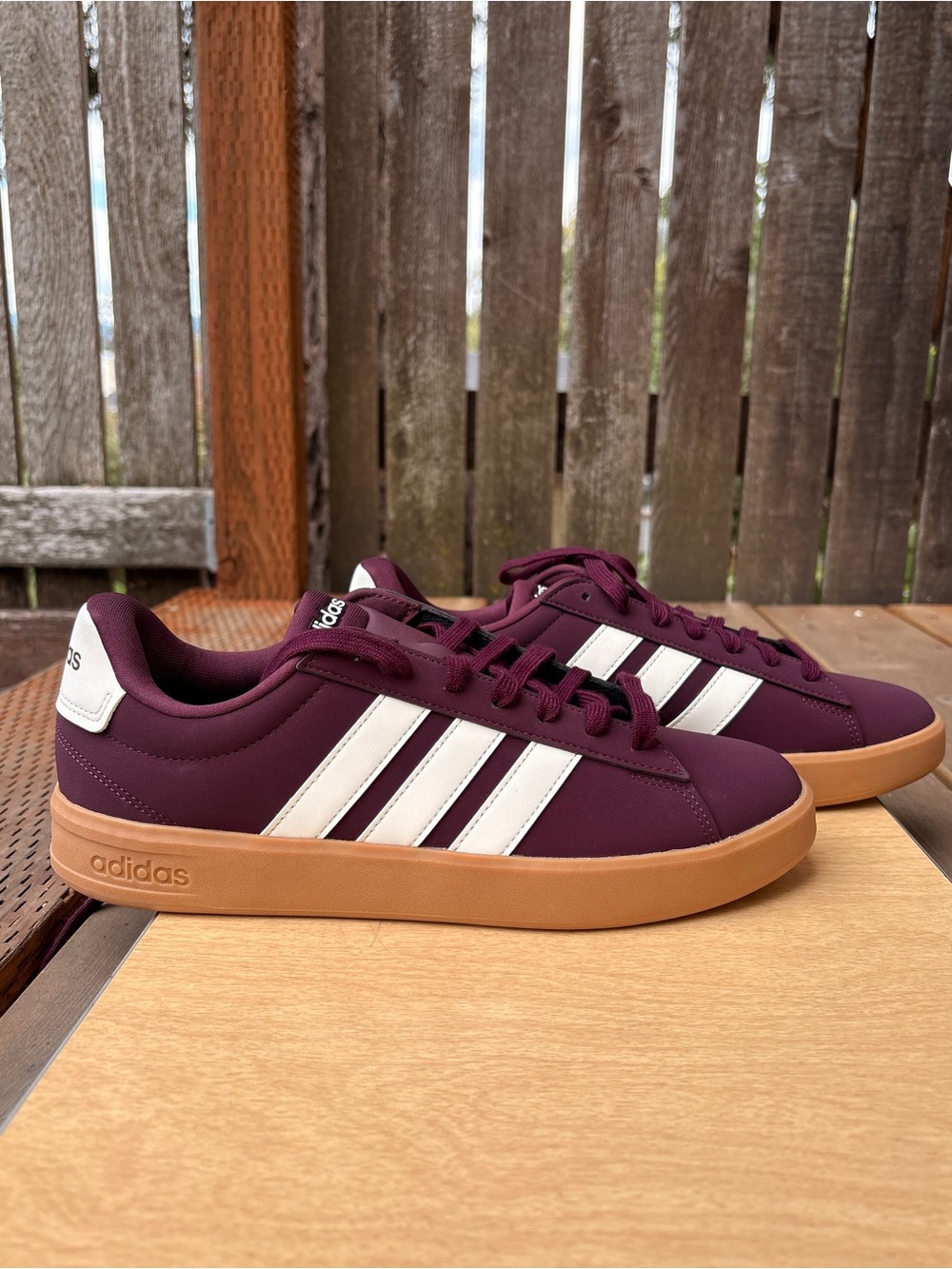 Adidas Men’s Grand Court 3.0 Shoe In Maroon/White Sz 9.5 New